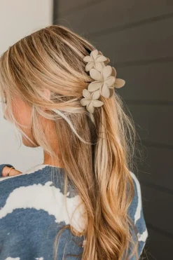 Clearance Dear-Lover 3D Flower Plastic Resin Hair Claw (Slight Color Variations) Beige