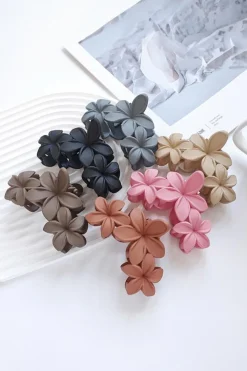 Clearance Dear-Lover 3D Flower Plastic Resin Hair Claw (Slight Color Variations) Beige