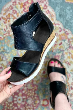 New Dear-Lover Crisscross Detail Hollowed Leather Gladiator Sandals Black
