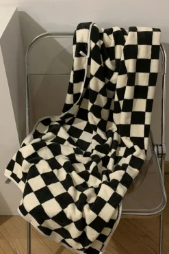 Hot Dear-Lover Fuzzy Checkerboard Bath Towel Set Black