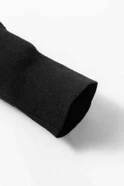 Clearance Dear-Lover Solid Color Slim Fit Lightweight Crew Neck Sweater Black