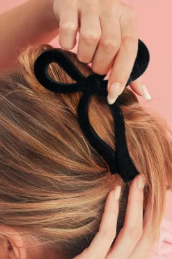 New Dear-Lover Velvet-Flocked Bow Shape Claw Clip Black