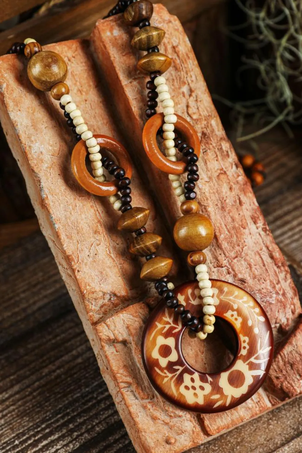 Hot Dear-Lover Vintage Beaded Wooden Pendant Necklace Brown