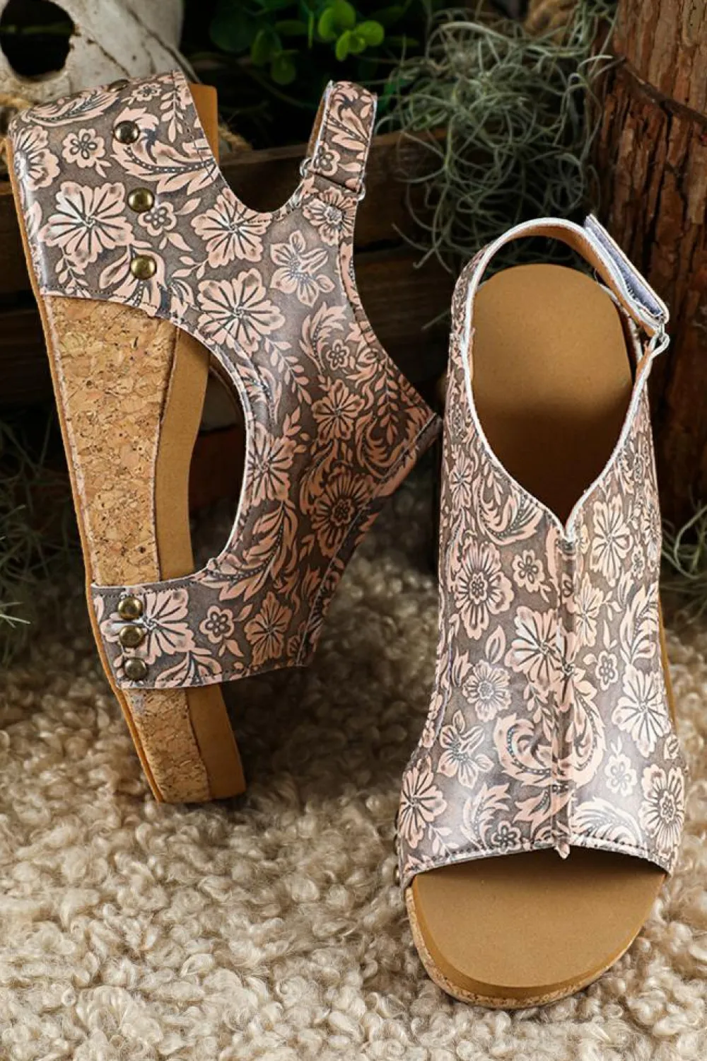 Online Dear-Lover Vintage Floral Leather Rivet Hollowed Platform Sandals Brown