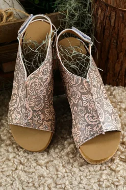 Online Dear-Lover Vintage Floral Leather Rivet Hollowed Platform Sandals Brown