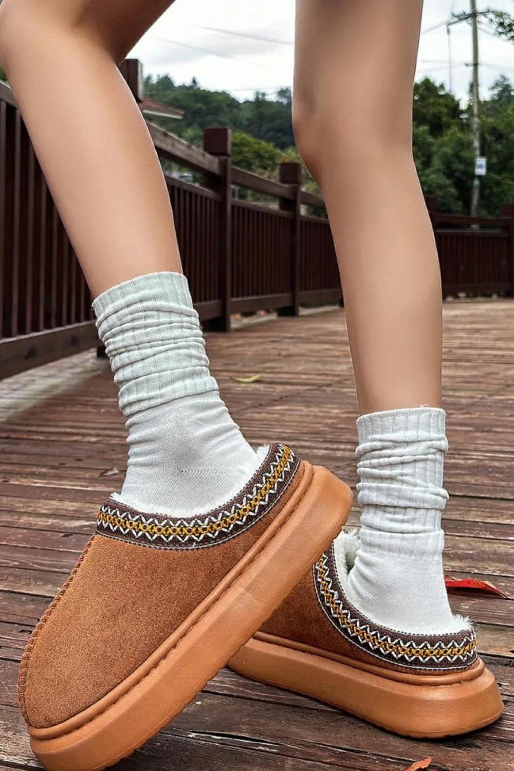Sale Dear-Lover Contrast Edge Suede Plush Lined Thick Sole Winter Slippers Chestnut