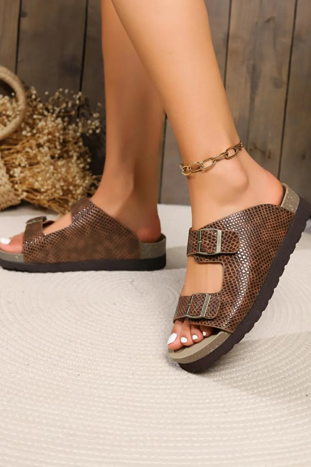 Sale Dear-Lover Suede Textured Buckle Straps Beach Slippers Chestnut