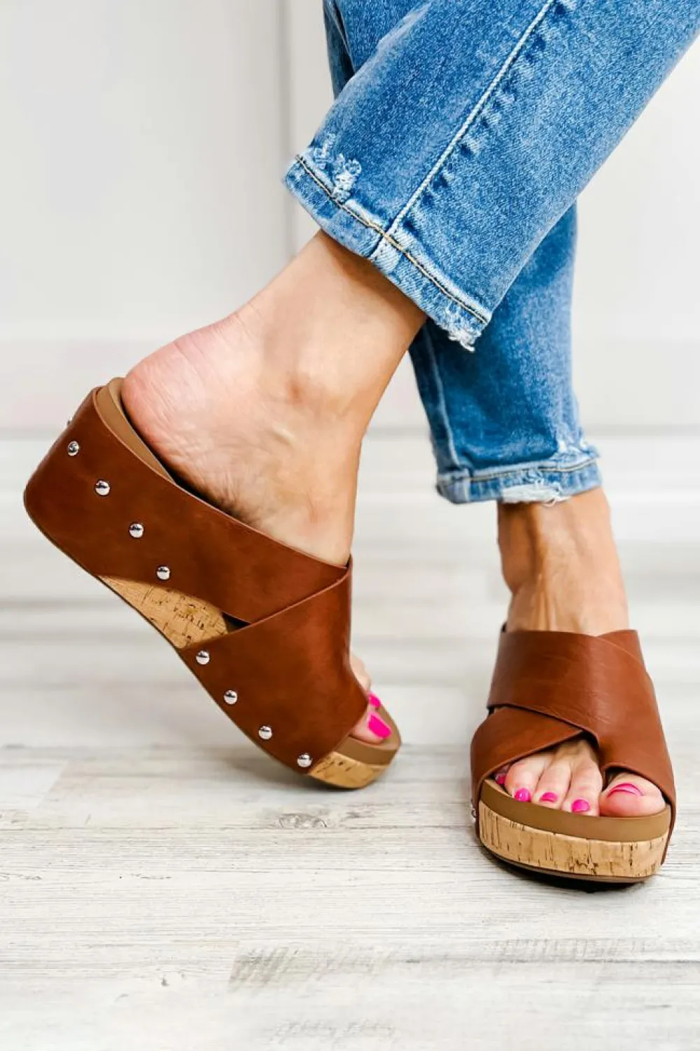 Fashion Dear-Lover Toe Ring Cross Cutout Studded Wedge Slippers Chestnut
