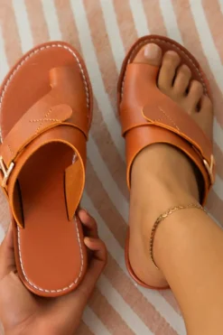 Discount Dear-Lover Toe Ring Flat Sandal Slippers Chestnut
