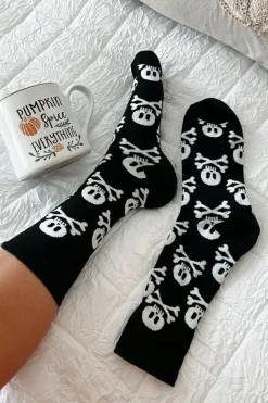 Clearance Dear-Lover Halloween Skull & Crossbones Crew Socks Color black