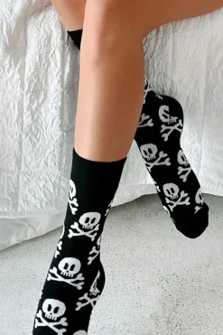 Clearance Dear-Lover Halloween Skull & Crossbones Crew Socks Color black