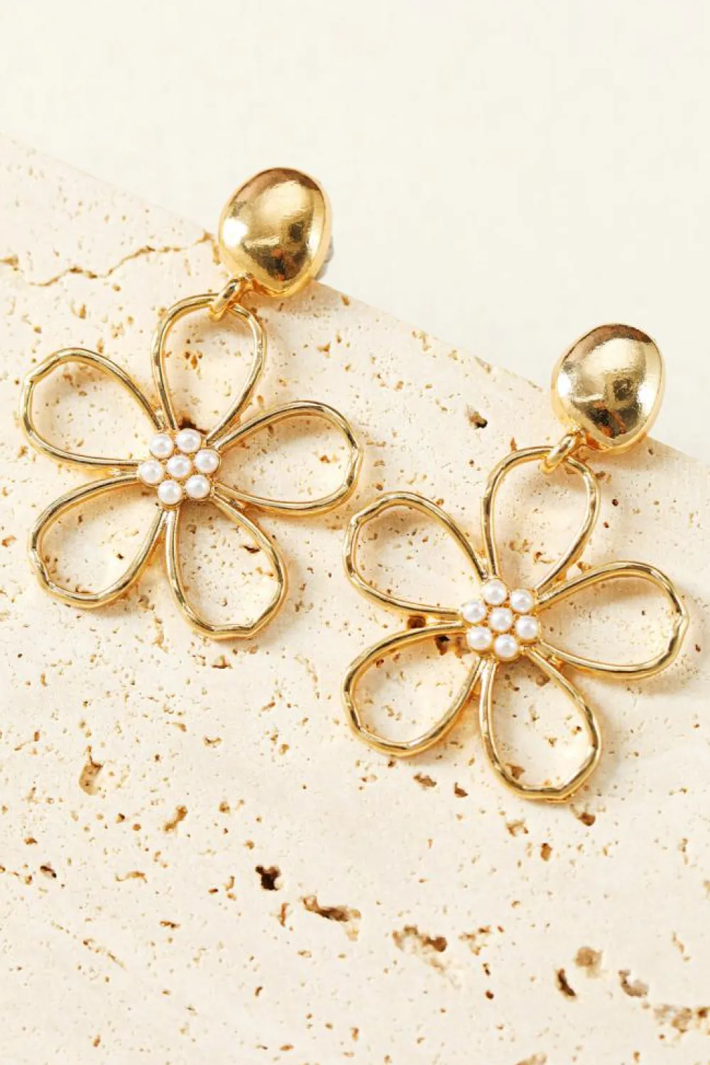 Online Dear-Lover Vintage Cut Out Flower Pearl Decor Stud Earrings Gold