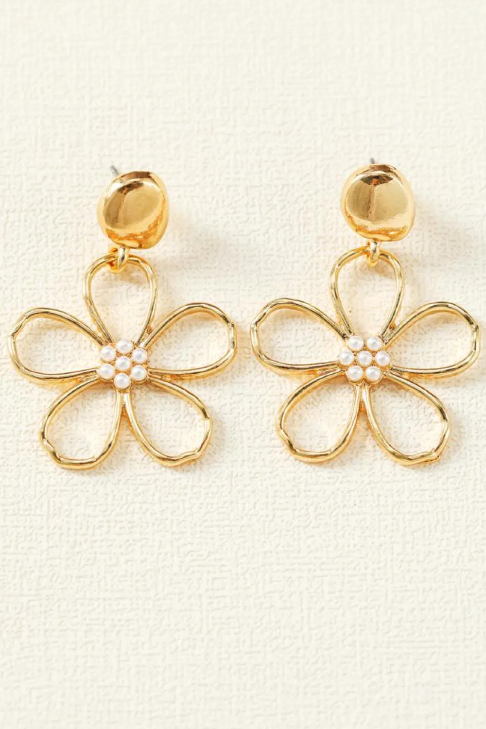 Online Dear-Lover Vintage Cut Out Flower Pearl Decor Stud Earrings Gold