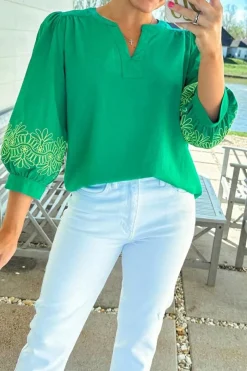 Fashion Dear-Lover Contrast Floral Embroidered 3/4 Sleeve Notched V Neck Elegant Blouse Green
