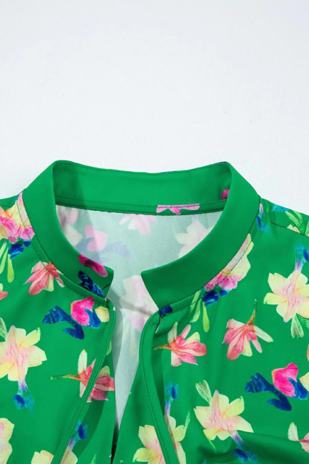 Online Dear-Lover Floral Detail Tie Split Neck Short Sleeve Blouse Green