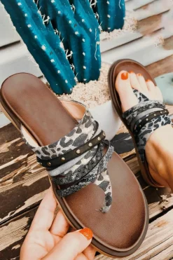 Best Dear-Lover Studded Animal Print Flip Flop Sandals Leopard