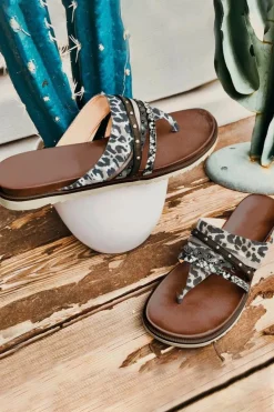 Best Dear-Lover Studded Animal Print Flip Flop Sandals Leopard