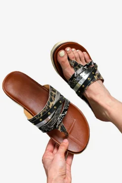Best Dear-Lover Studded Animal Print Flip Flop Sandals Leopard