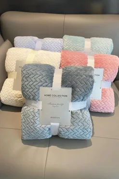 Discount Dear-Lover Textured Soft Fleece Large Throw Blanket Light Pink