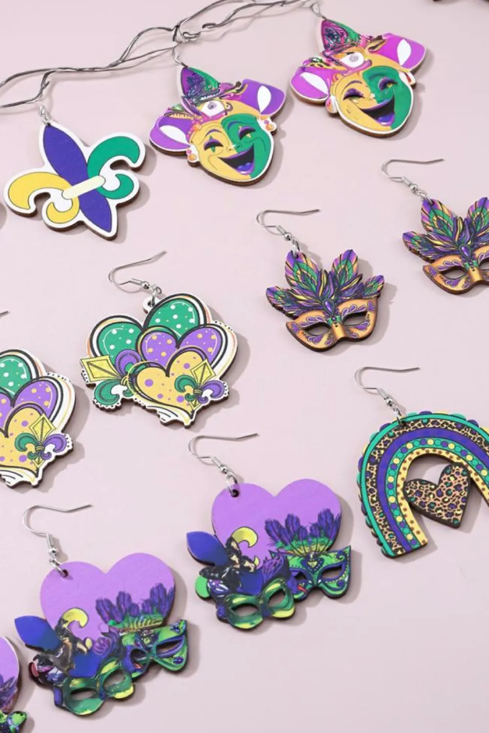 Best Dear-Lover Mardi Gras Mask Dangle Hook Earrings Meadow Mauve