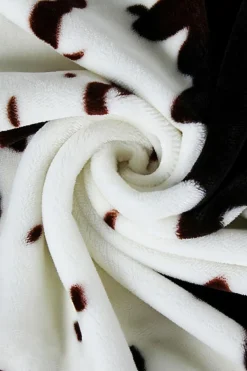 Hot Dear-Lover Cow Spots Plush Blanket Multicolour