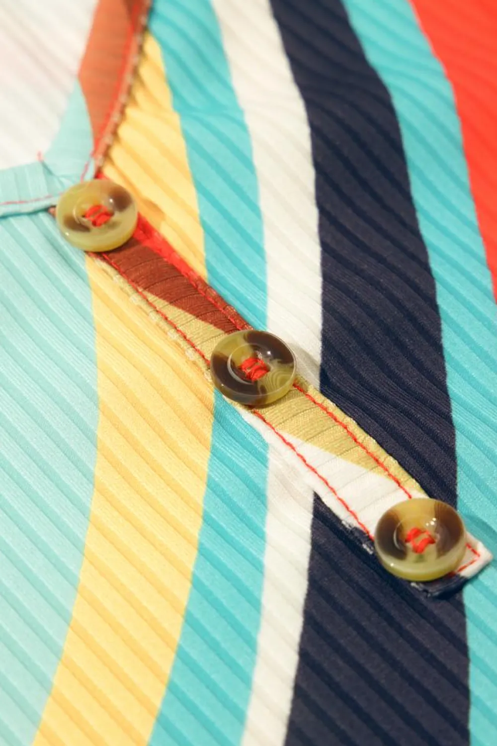 Hot Dear-Lover Wavy Striped Buttoned V Neck Tank Top Multicolour