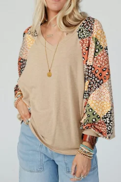 Fashion Dear-Lover Contrast Printed Raglan Sleeves Patchwork V Neck Loose Top Parchment