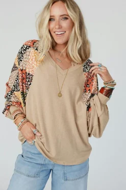 Fashion Dear-Lover Contrast Printed Raglan Sleeves Patchwork V Neck Loose Top Parchment