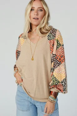 Fashion Dear-Lover Contrast Printed Raglan Sleeves Patchwork V Neck Loose Top Parchment