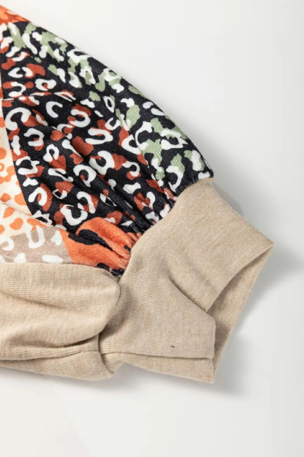 Fashion Dear-Lover Contrast Printed Raglan Sleeves Patchwork V Neck Loose Top Parchment