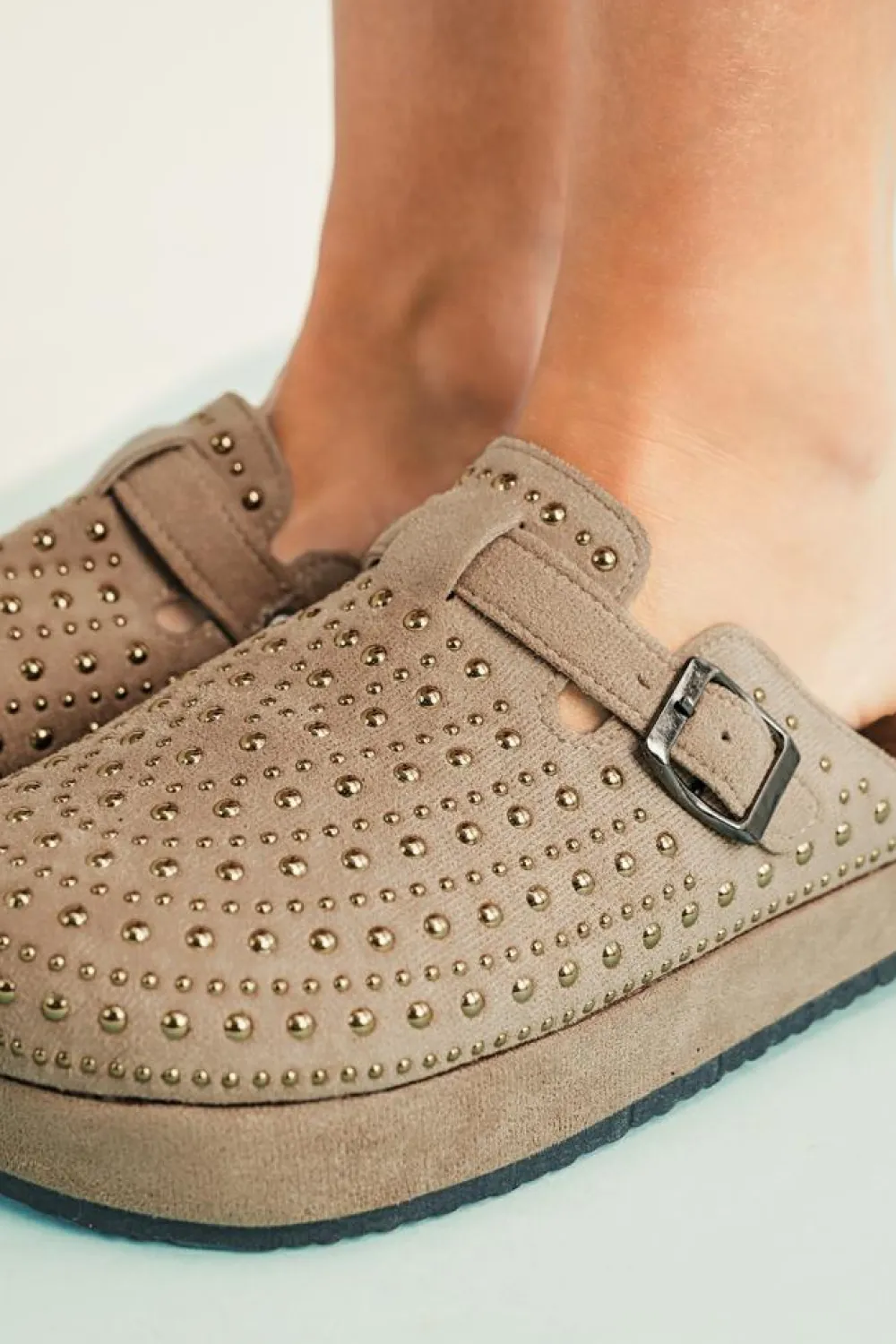 Fashion Dear-Lover Rivet Buckle Closed Toe Platform Slippers Parchment