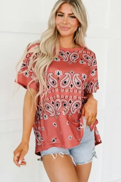 Fashion Dear-Lover Paisley Print Side Slits Crew Neck T Shirt Red