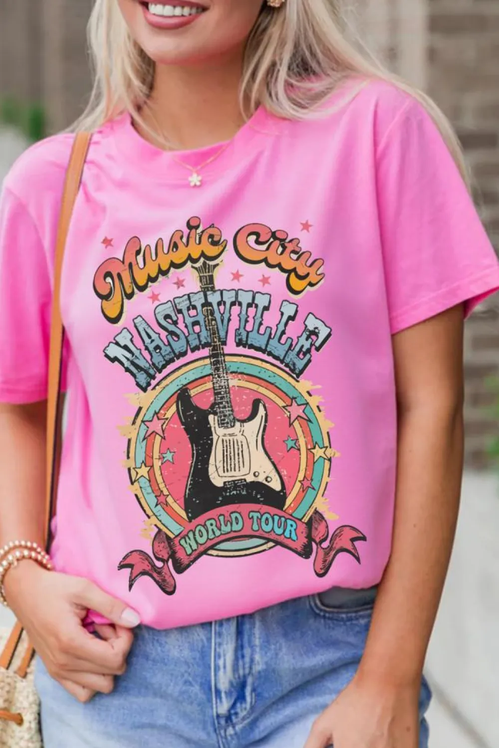 Fashion Dear-Lover Nashville WORLD TOUR Music City Guitarist Graphic Tee Sachet Pink