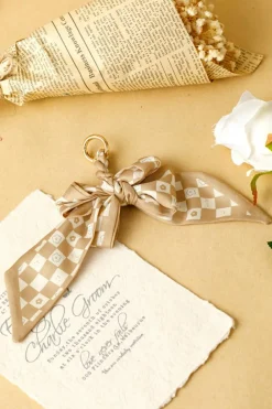 New Dear-Lover Checkered Flower Bow Knot Keychain Smoke Gray