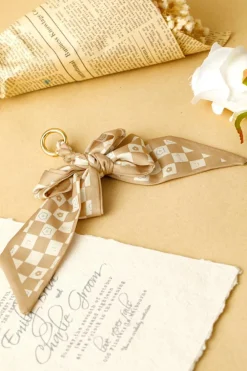 New Dear-Lover Checkered Flower Bow Knot Keychain Smoke Gray