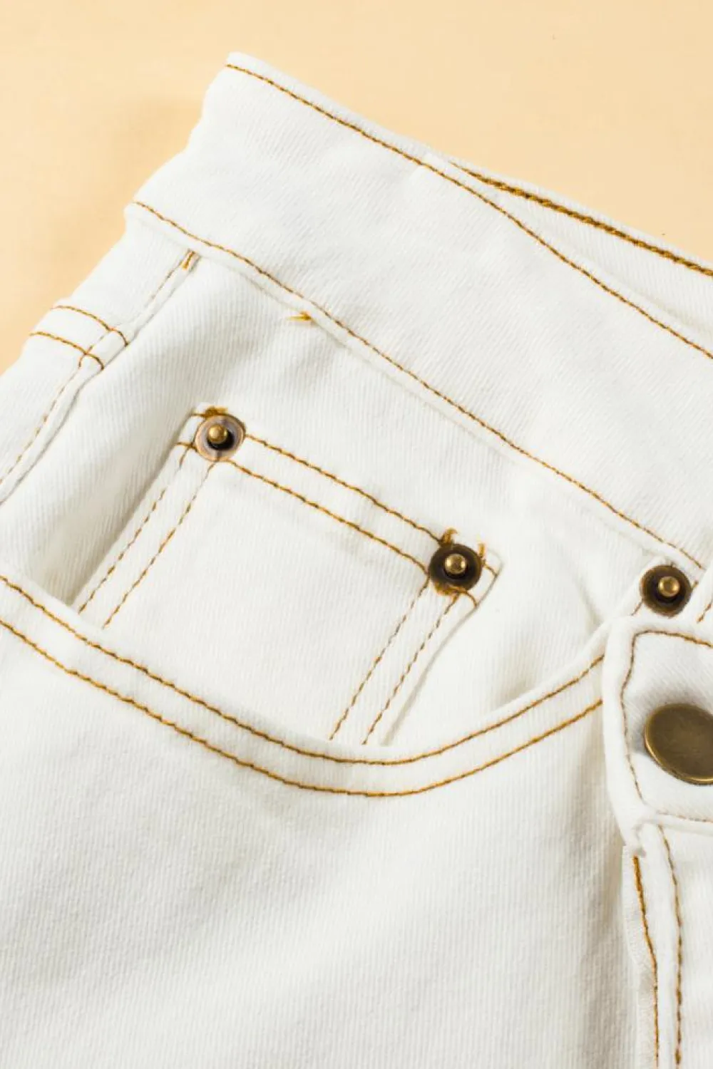Clearance Dear-Lover Asymmetric Waist Design Stylish Denim Shorts White