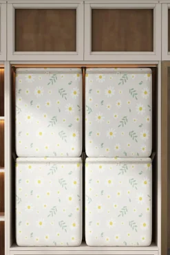 Discount Dear-Lover Daisy Print Nonwovens Wardrobe Large Storage Bag with Lid White