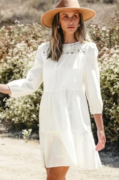 Hot Dear-Lover Floral Lace Patchwork Bracelet Sleeve Tiered Mini Dress White
