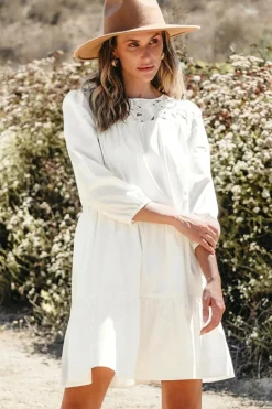 Hot Dear-Lover Floral Lace Patchwork Bracelet Sleeve Tiered Mini Dress White