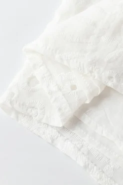 Hot Dear-Lover Geometric Embroidery Hollow Out Blouse White