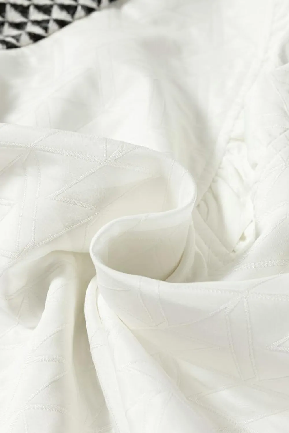 New Dear-Lover Geometric Textured Short Sleeve Frilly V Neck Blouse White