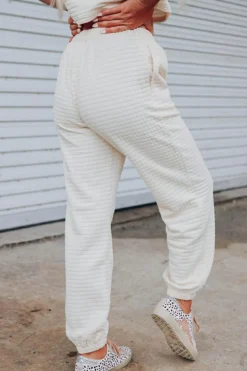 Outlet Dear-Lover Lattice Textured Cropped Tee and Jogger Pants Set White