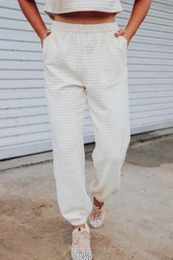 Outlet Dear-Lover Lattice Textured Cropped Tee and Jogger Pants Set White