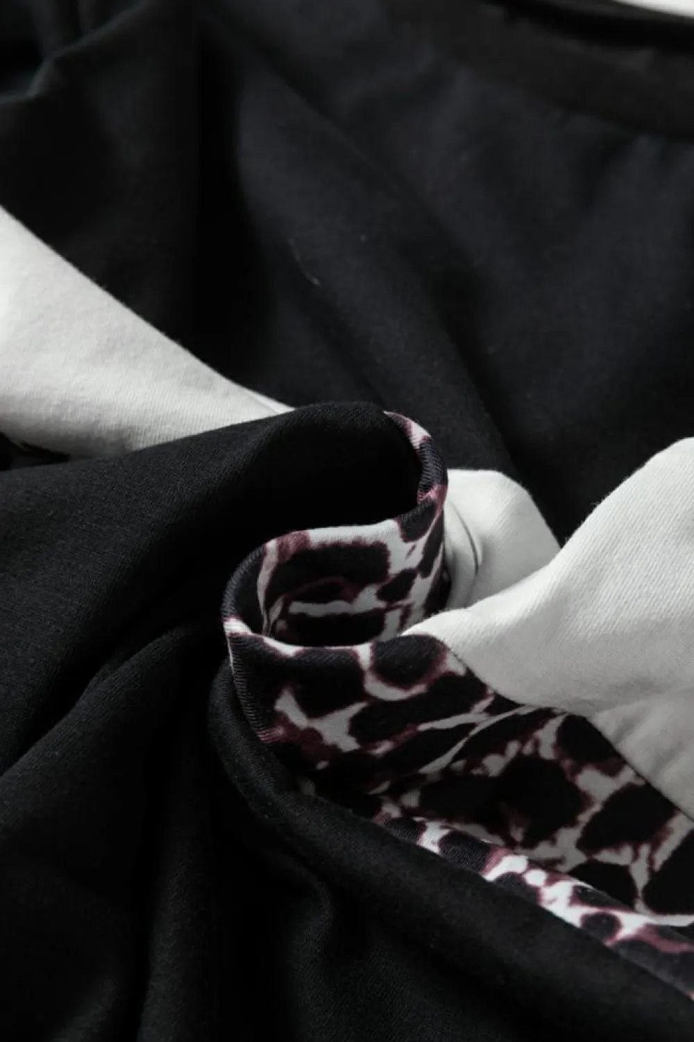 New Dear-Lover Leopard Colorblock Patchwork Crew Neck Long Sleeve Tee White