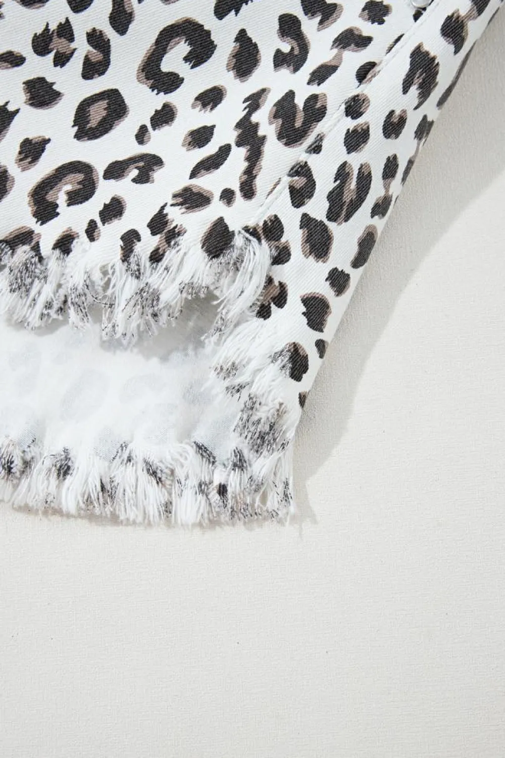 Sale Dear-Lover Leopard Frayed Hem Denim Shorts White