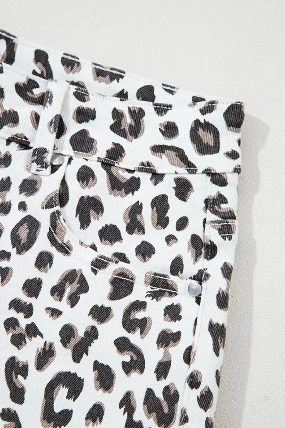 Sale Dear-Lover Leopard Frayed Hem Denim Shorts White