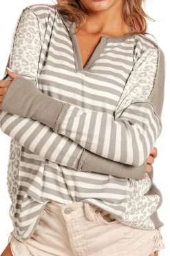 New Dear-Lover Leopard Striped Patch Thumbhole Sleeve Top White