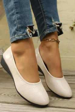 Discount Dear-Lover Textured PU Leather Pointed Toe Wedge Heel Shoes White
