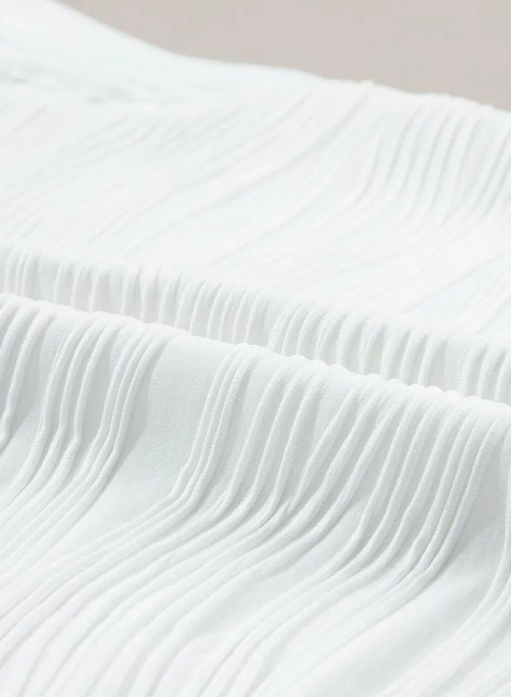 Outlet Dear-Lover Wavy Textured Mock Neck Cap Sleeve Top White