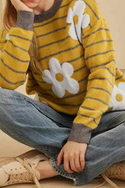 Fashion Dear-Lover Daisy Floral Knitted Round Neck Sweater Yellow Stripe
